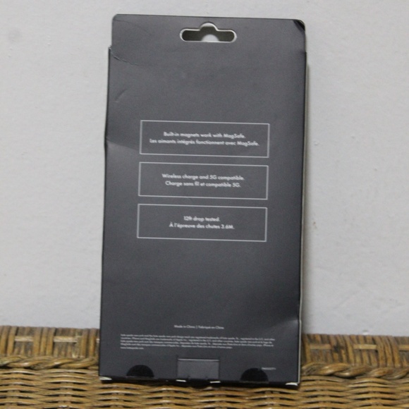 Kate Spade. New York Cherry  Cherries Glitter Protective Case  iPhone 16 Max Pro - Picture 4 of 6